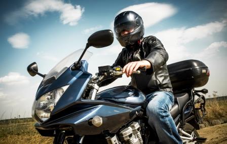 4 REASONS YOU SHOULD ALWAYS WEAR A MOTORCYCLE HELMET 