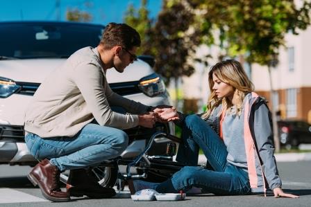 WHEN SHOULD I CONSULT A PERSONAL INJURY LAWYER?